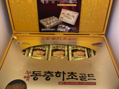 Nước Đông Trùng Hạ Thảo Hộp Gỗ Vàng: Lựa Chọn 