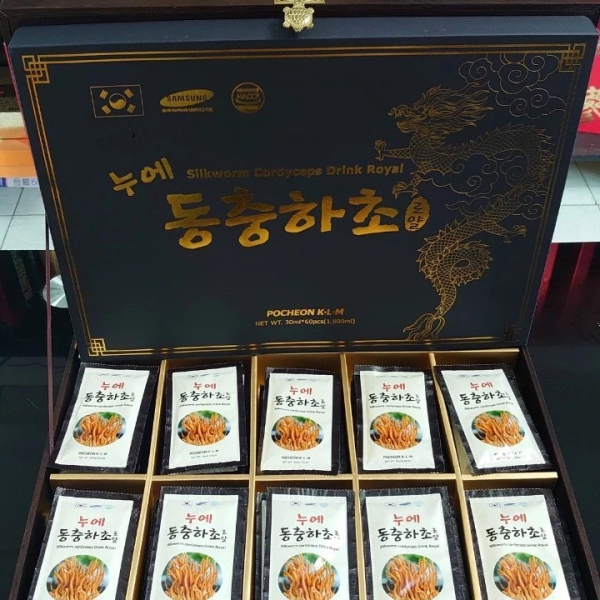 Nước Đông Trùng Hạ Thảo Hộp Gỗ Đen Pocheon K-L-M 60 Gói 30ml | Quà Tặng Sức Khỏe Cao Cấp