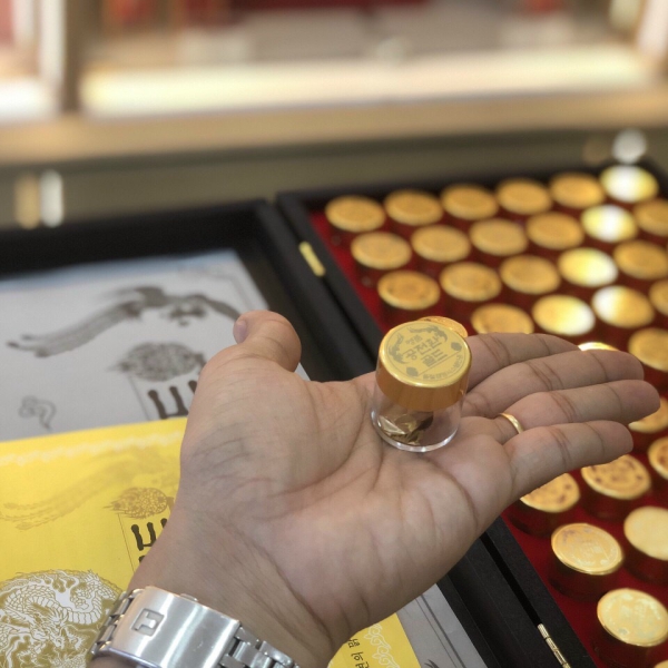 Đông Trùng Hạ Thảo 60 Viên Hộp Gỗ Đen Hàn Quốc