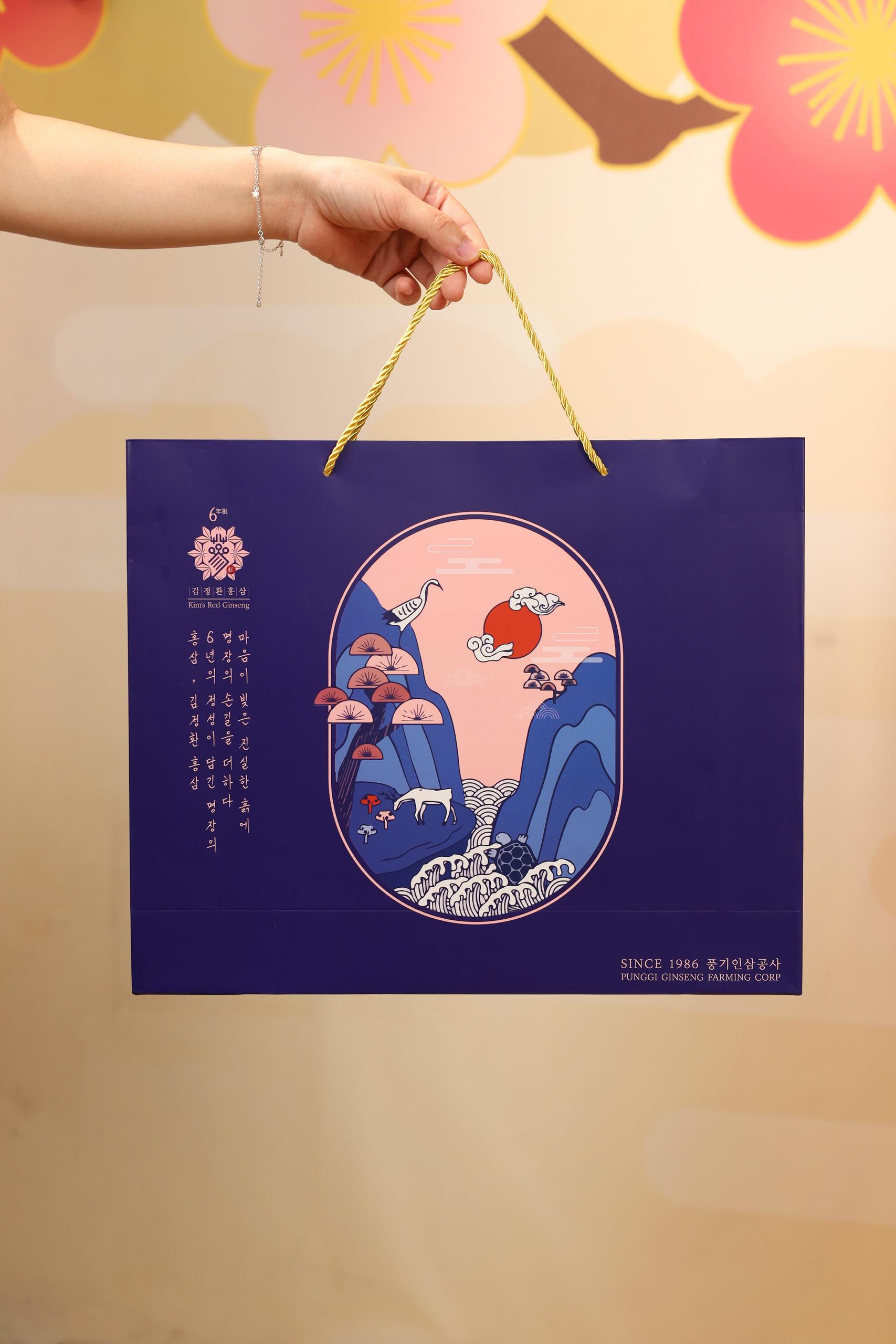 Hộp quà hồng sâm cao cấp làm quà biếu tết và sự kiện.