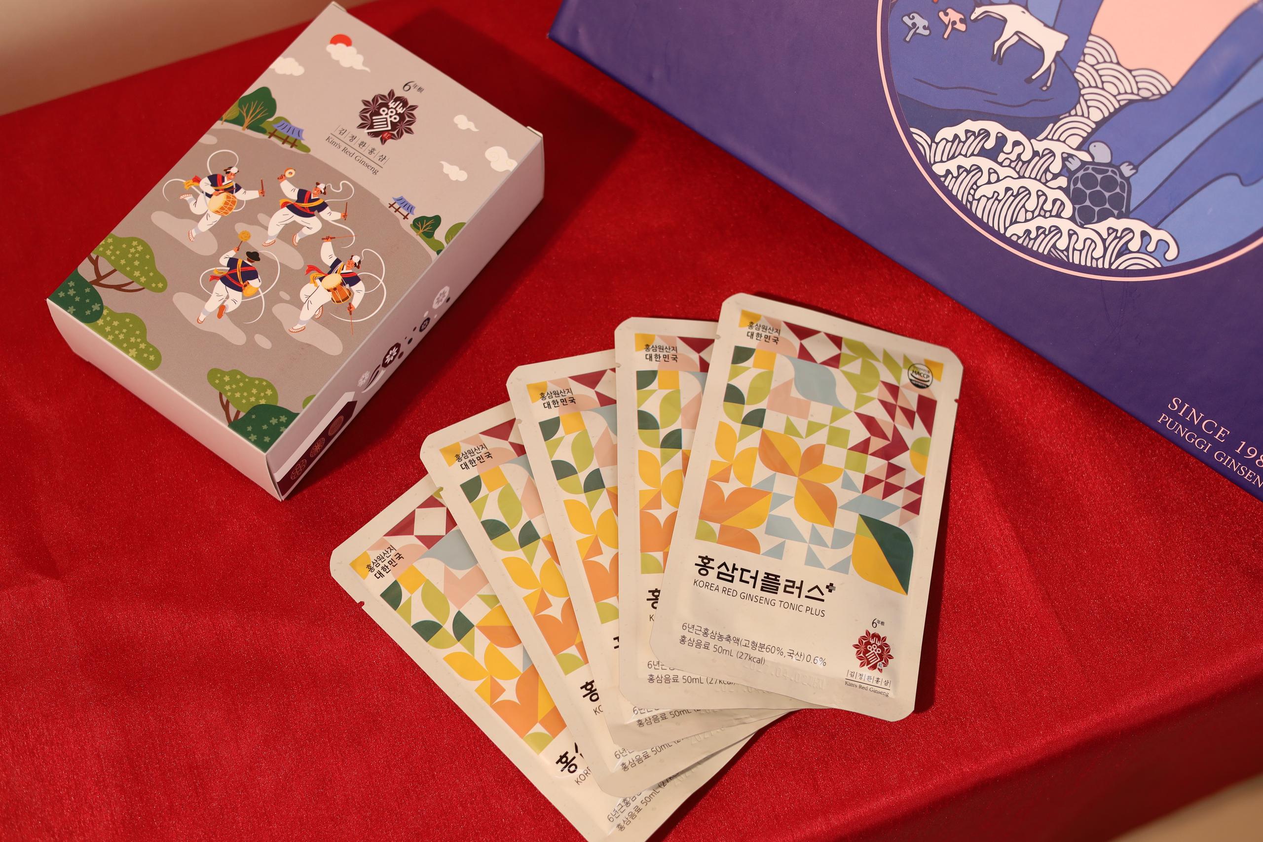 Gói Tinh chất hồng sâm 6 năm tuổi Kim's Red Ginseng chiết xuất nước tinh khiết.