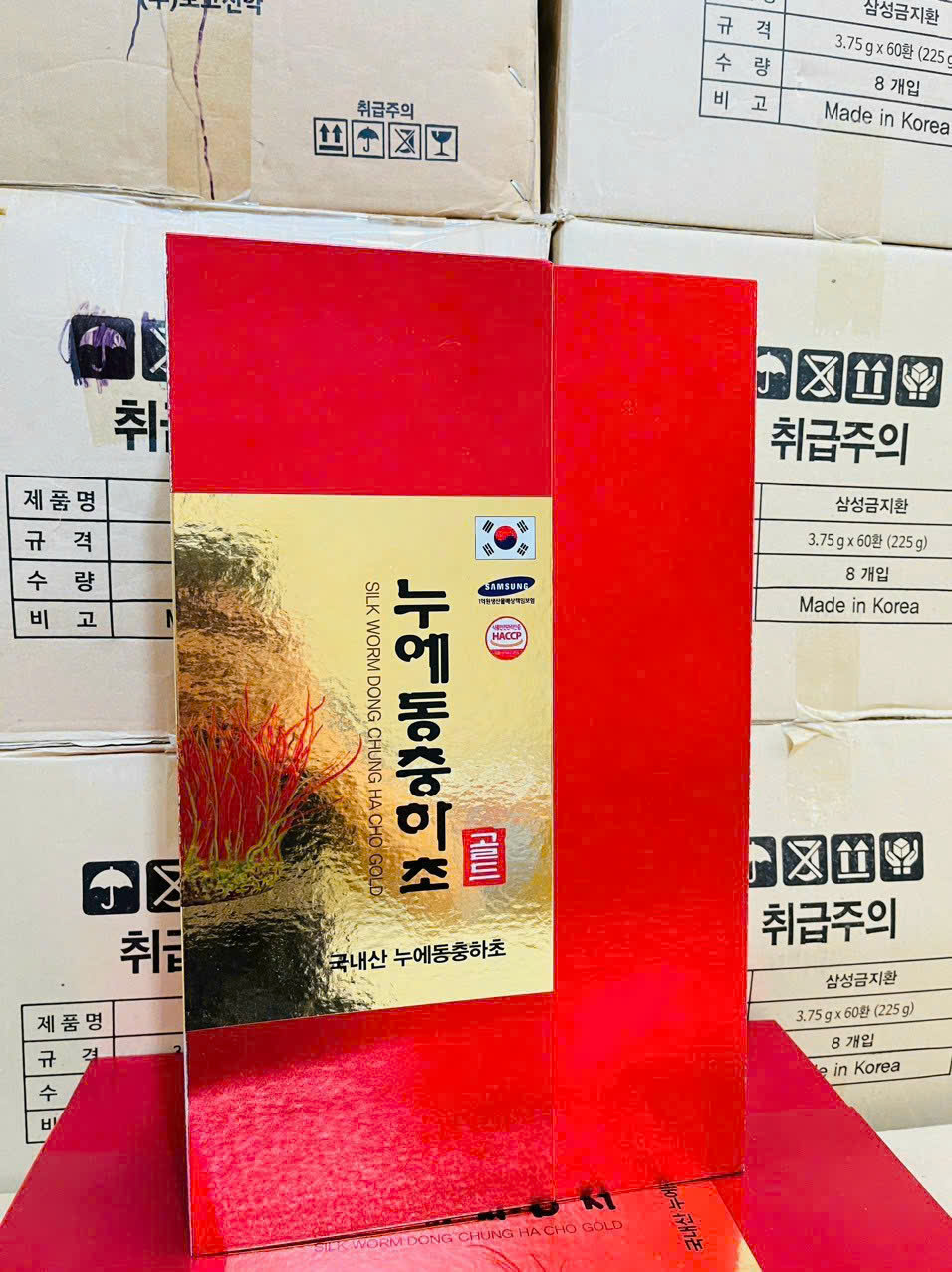 Quà biếu sức khỏe Nước đông trùng hạ thảo Dongchunghacho