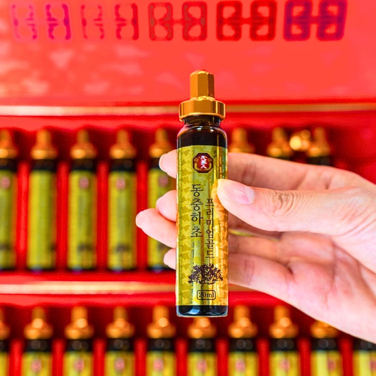 Nước Đông Trùng Hạ Thảo Bio Science hộp đỏ tại Liên Hoàng Gia
