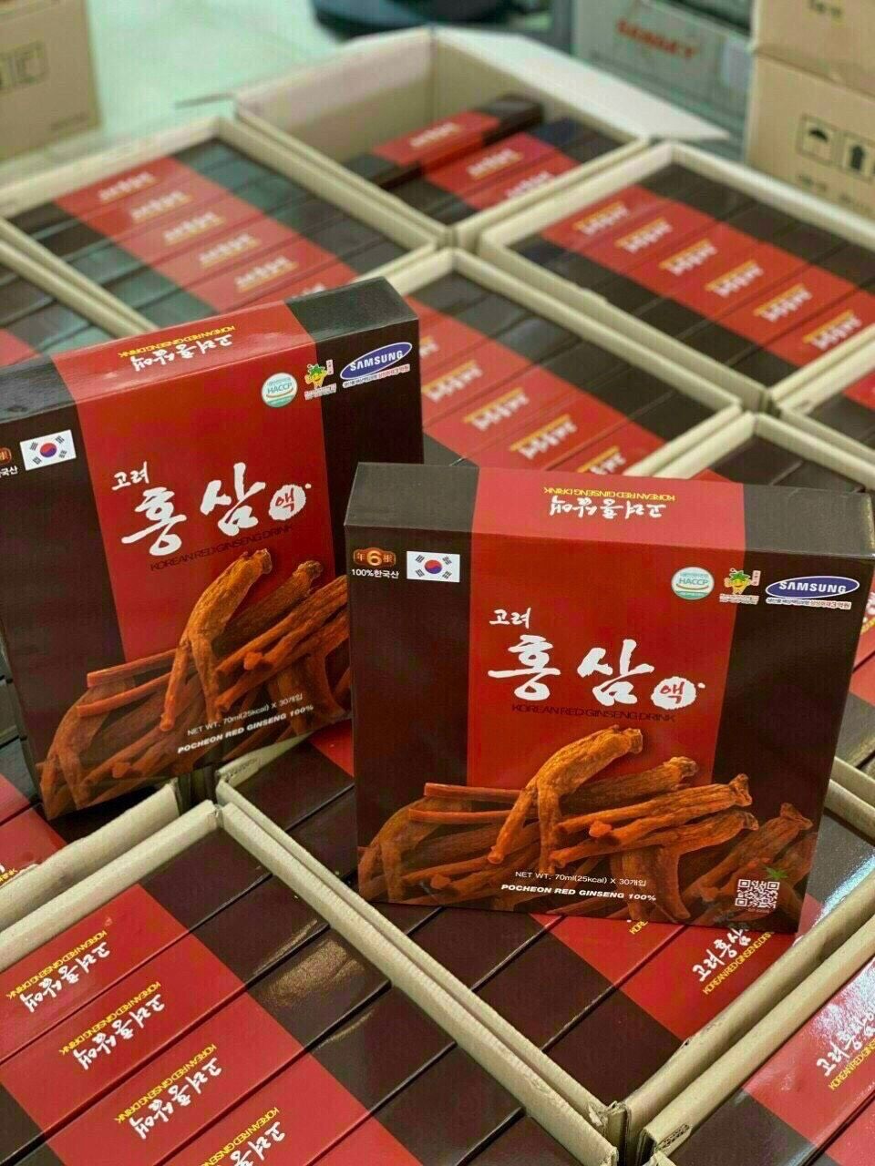 Chiết xuất hồng sâm 6 năm tuổi nguyên chất trong Nước Hồng Sâm Pocheon Drink.