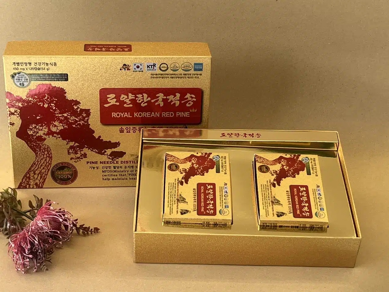 Logo thương hiệu và tên sản phẩm Royal Korean Red Pine – Thông đỏ Hoàng Gia