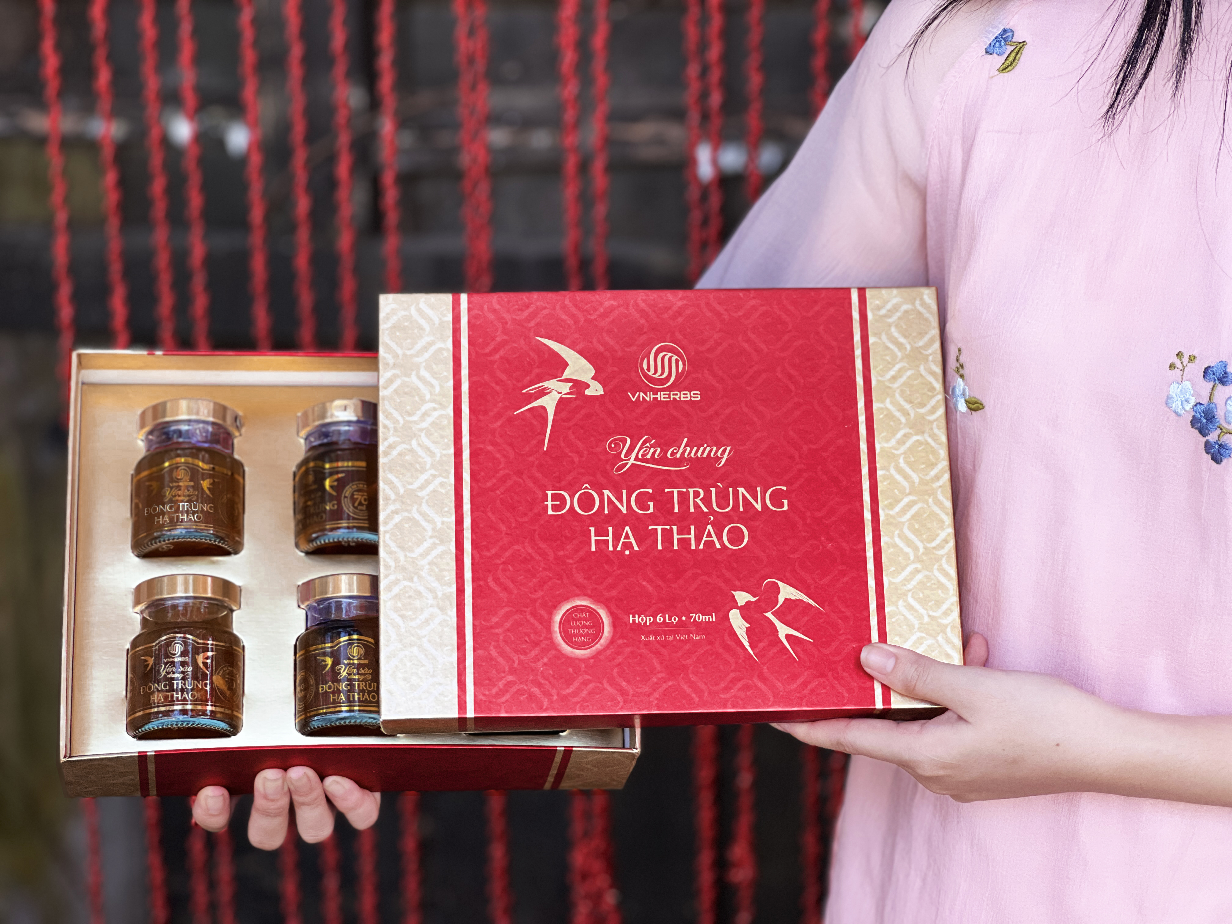 Hướng dẫn cách uống yến chưng đông trùng hạ thảo hiệu quả